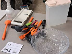 lot 462 image: Assorted Plastic Kitchenwares - Bowl, Juice Jug, CheeseVegetable Slicer, Cooking Utensils