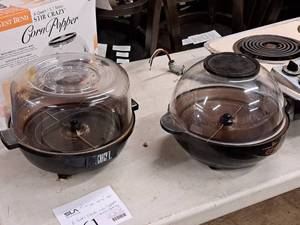 lot 461 image: Lot of (2) West Bend 6-Quart Electric Corn Poppers