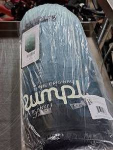 lot 436 image: Rumpl Original Puffy Blanket Cascade Fade pattern