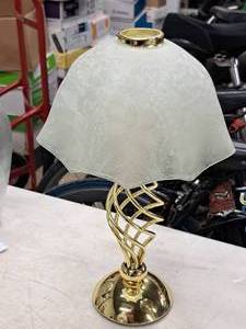 lot 453 image: 14 Table Lamp with Glass Shade