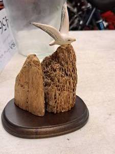 lot 455 image: Home Dcor - Seagull On The Rocks