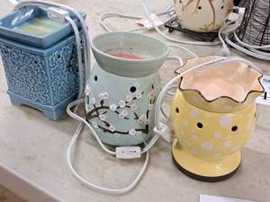 lot 443 image: Lot of (3) Wax Melters