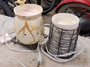 lot 444 image: Lot of (2) Wax Melters