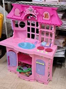 lot 465 image: Girls Plastic Playstation with Sink, Vanity and Accessories