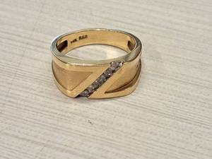 lot 419 image: Mens 14K Gold Gemstone Ring