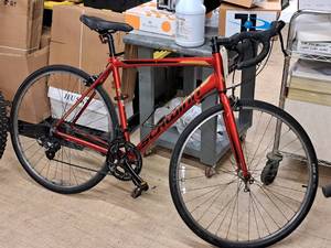 lot 474 image: Schwinn Volare 1400 24 Mens 10-speed Street Bike 22 Red Orange Frame