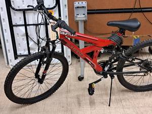 lot 475 image: Dynacraft Gauntlet 20 Mens Mountain Bike 18 Red Frame