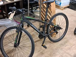 lot 479 image: Jamis 6061 T6 Formed Aluminum 22 Mens Trail Bike 24 Dark Grey Frame