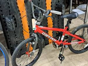 lot 482 image: Dynacraft Wipeout 16 Boys BMX Bike 12 Red Frame