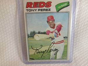 lot 2 image: 1977 Topps Tony Perez Card...