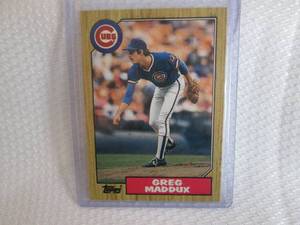 lot 17 image: 1987 Topps Greg Maddux Rookie Card...
