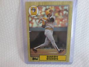 lot 89 image: 1987 Topps Barry Bonds Rookie Card...