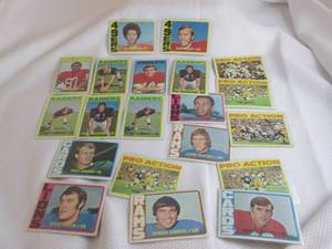 lot 94 image: 1972 Topps Football Cards...