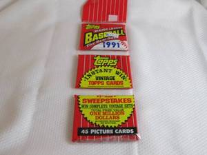 lot 140 image: 1991 Topps Baseball Rack Pack...