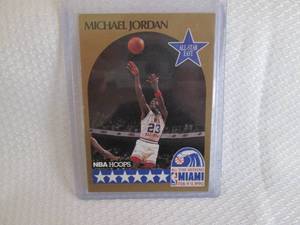 lot 189 image: 1990-91 NBA Hoops Michael Jordan Ca...
