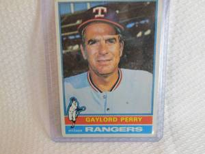 lot 234 image: 1976 Topps Gaylord Perry Card...