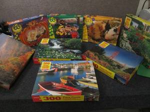 lot 260 image: Lot of new Hoyle puzzles...