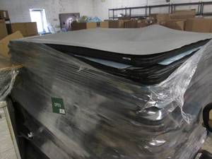 lot 313 image: Choice of 50 pallet toppers, can be...