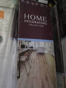lot 322 image: 9 Cases Larknead Oak laminate floor...