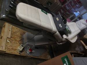 lot 338 image: AyDec Hydraulic Adjustable dental o...