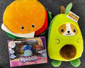 lot 75 image: Squishville by Squish Mallows - Back to school, Hamburger Plush and Avocado DogSloth