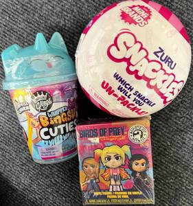 lot 74 image: Zuru Snackles Toy, Whipped Bingsy,Cuties &, Birds of Prey Viynl Figure
