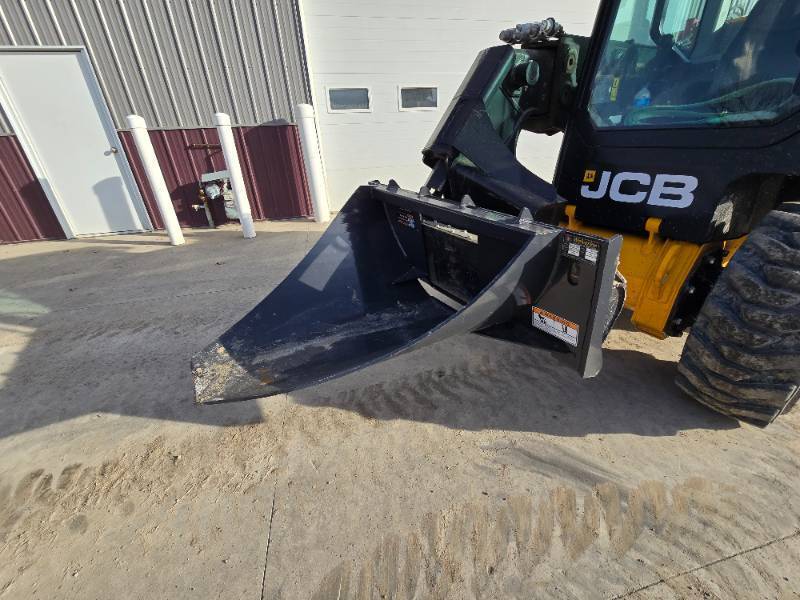lot 42 image: Wolverine Tree Spade