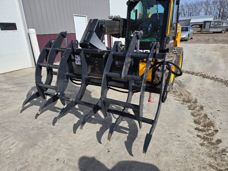 lot 44 image: Wolverine Hydraulic HayLog Grapple 72