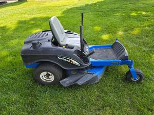 lot 4A image: New Holland Zero Turn Mower