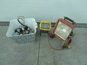 lot 231 image: Shop Work Lights & Electrical Plugs