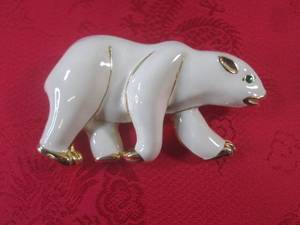 lot 4 image: (CNTR) Vintage Enamel Polar Bear Br...