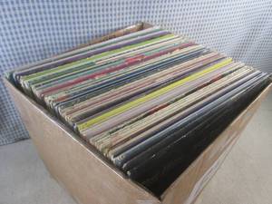 lot 8 image: (A-2) Box of Assorted Vintage Recor...