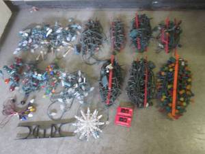 lot 20 image: (EW5) Assortment of Vintage Christm...