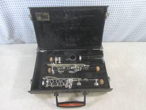 lot 42 image: (CSB) Vintage Vito Clarinet with Ca...