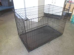 lot 49 image: (EW7) Metal Pet Kennel 35 12 x 23...