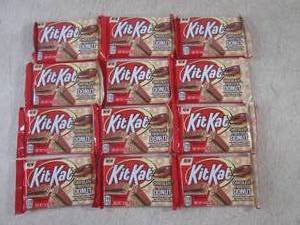 lot 161 image: (B-1) 12 Kit Kat Chocolate Frosted ...