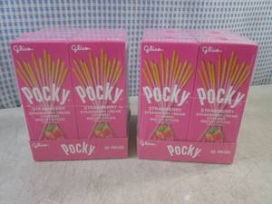 lot 184 image: (B-1) 20 Boxes of Pocky Strawberry ...