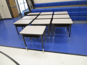 lot 9 image: (10) Adjustable Height Student Desks wCubby