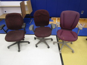 lot 13 image: (3) Office Chairs