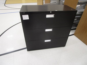 lot 30 image: Lateral File Cabinet 19x42x40