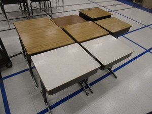 lot 108 image: (8) Adjustable Height Flip Top Student Desks