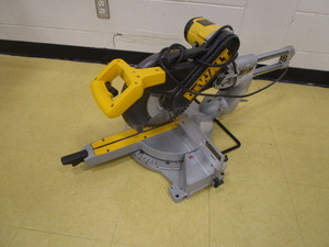 lot 142 image: DeWalt 12 Sliding Compound Miter Saw