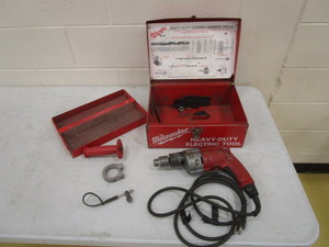 lot 152 image: Milwaukee 12 Hammer Drill