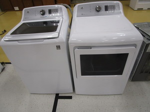 lot 177 image: GE Washer & Electric Dryer