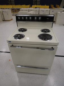 lot 196 image: Gibson Electric Stove