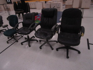 lot 208 image: (4) Office Chairs
