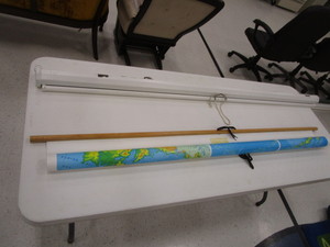 lot 224 image: Pull Down Projector Screen & Pull Down US Map