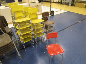 lot 250 image: (22) Misc Student Chairs 12&13 Seat Height
