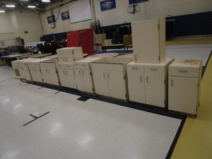 lot 253 image: Misc Kitchen Cabinets (see pics)