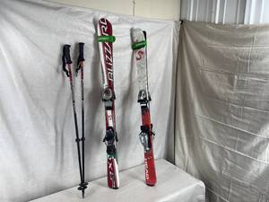 lot 52 image: Skis and Ski Poles